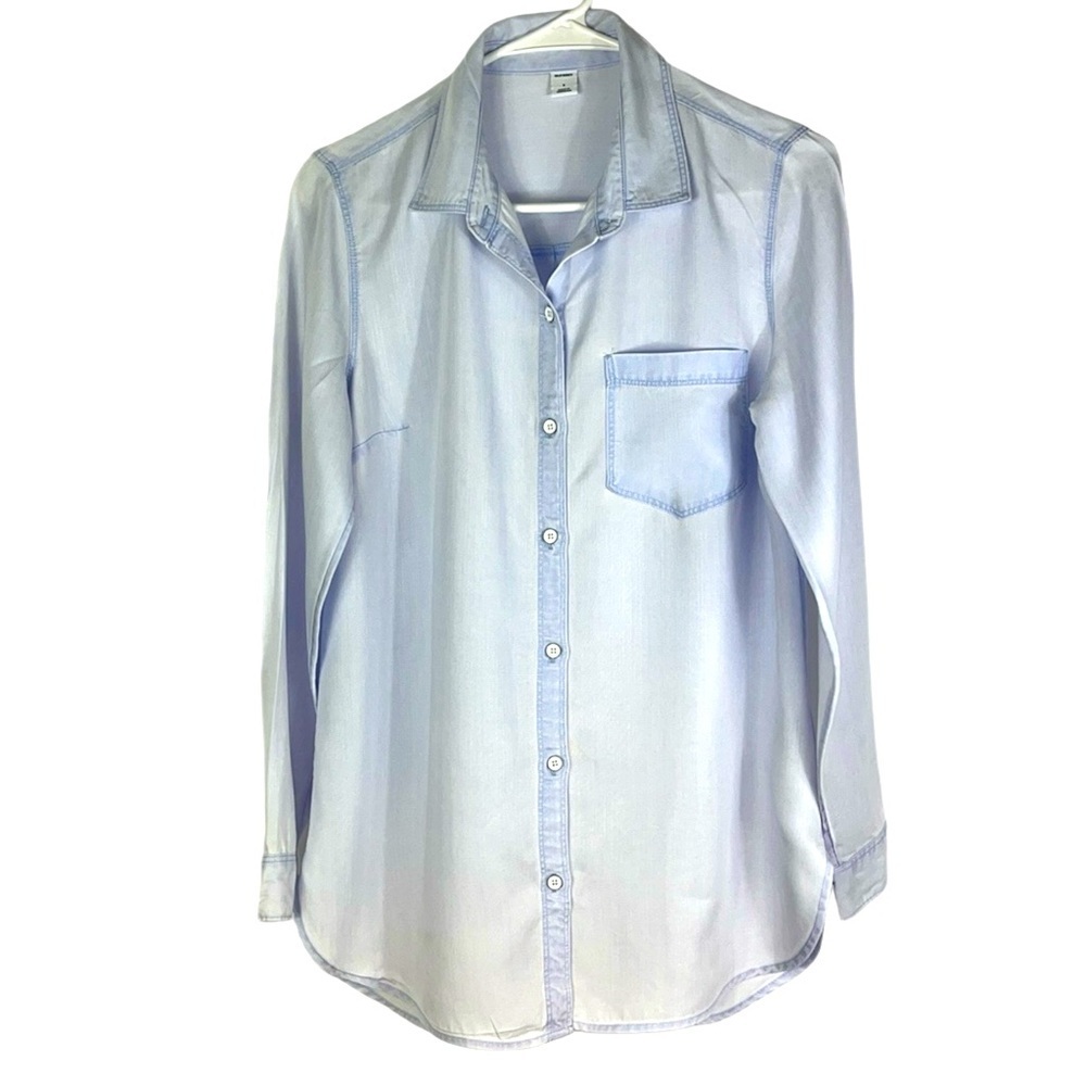 Old Navy button down top chest pocket long sleeves soft periwinkle color Sz S